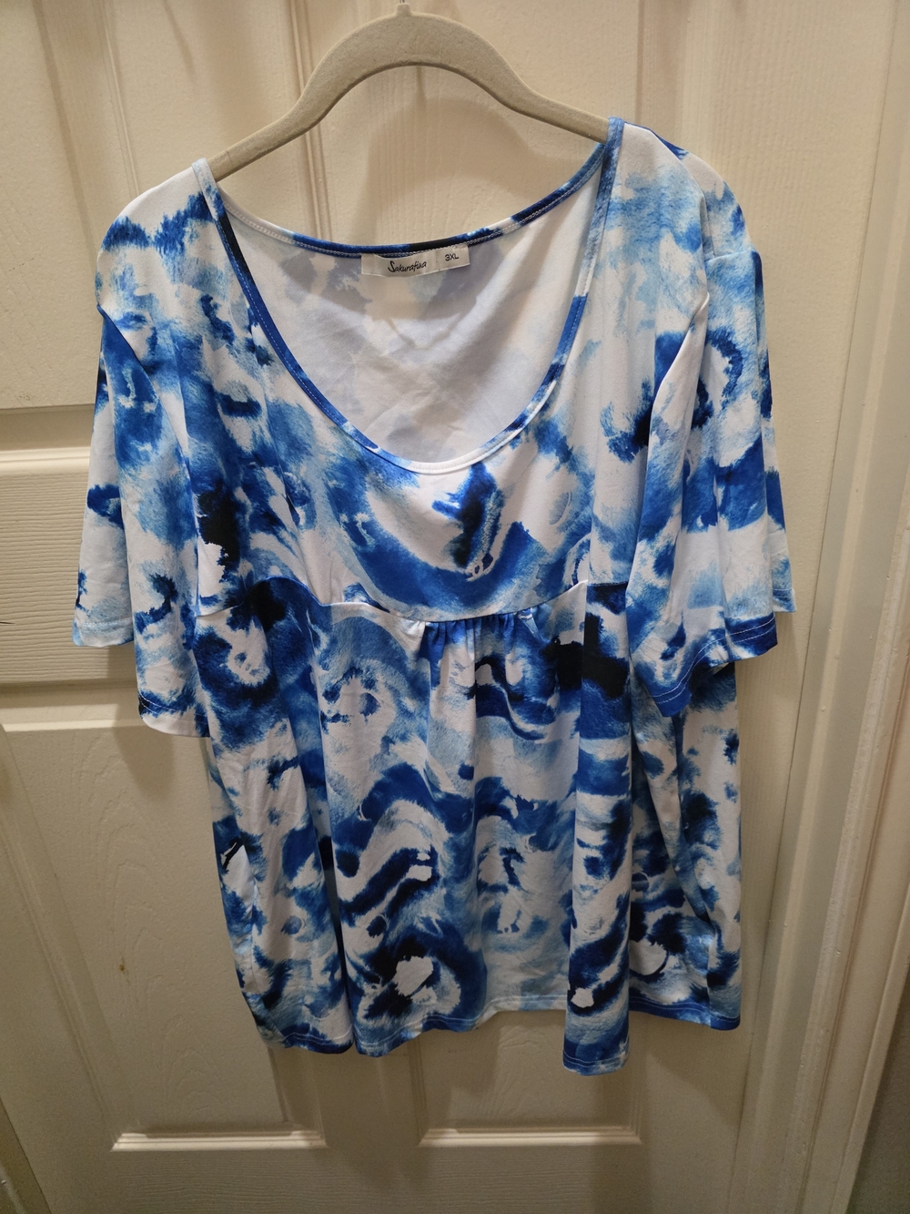 NWOT - Sakurafina Blue Tie-Dye Scoop Neck Women’s Top